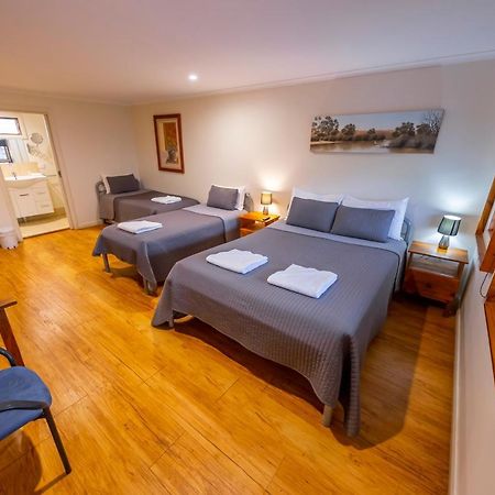 The Silverton Hotel Екстер'єр фото