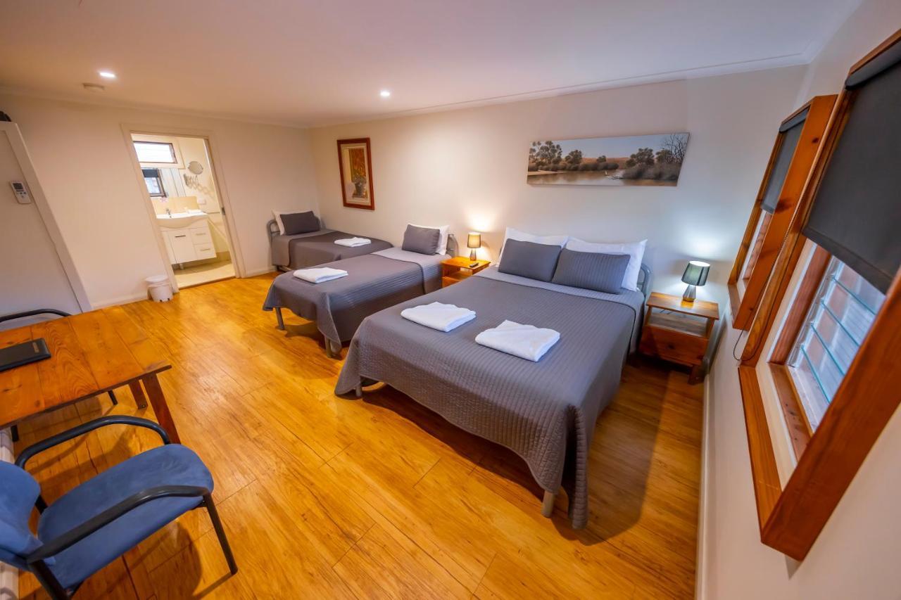 The Silverton Hotel Екстер'єр фото